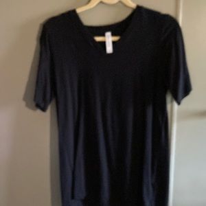 Zenana Outfitters Black Shirt size Large